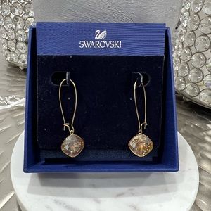 New Swarovski Golden Drop Earrings